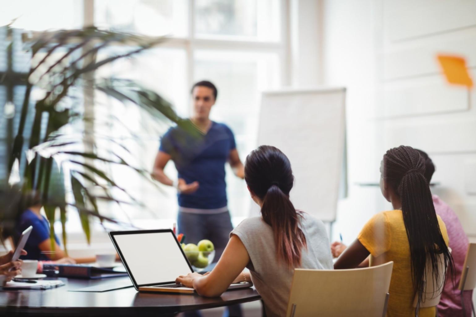 Gráficos de rendimiento y análisis de mercado